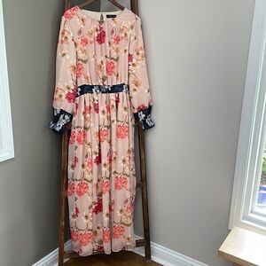 Beautiful long flowery Refka dress! (NEW)